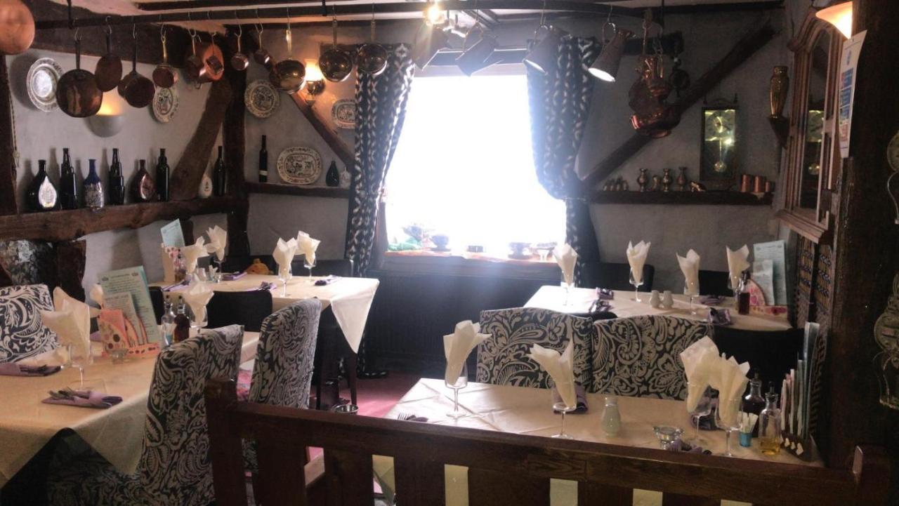 The Crown Inn Lea Экстерьер фото